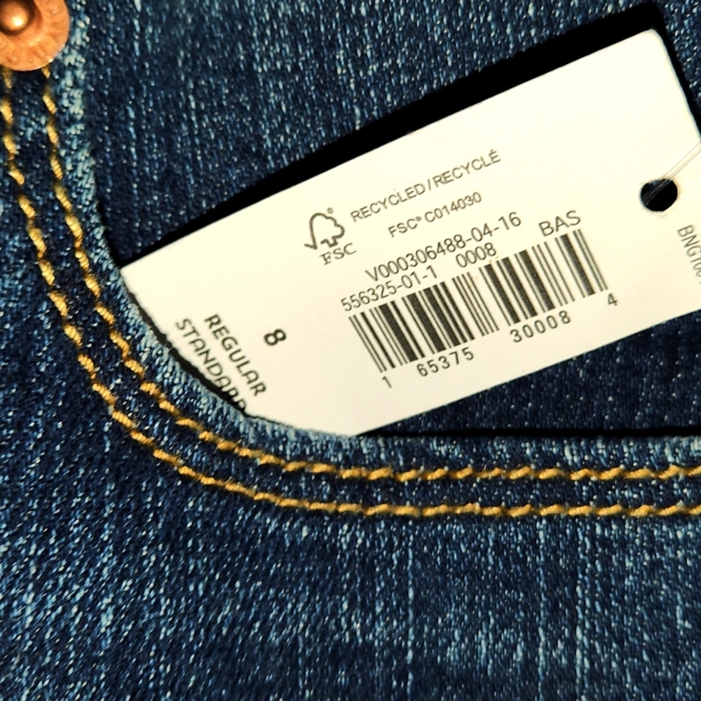 NEW OLD NAVY STANDARD DENIM JEANS BOOT-CUT SIZE 8 REG. $17.00 - Picture 4 of 8